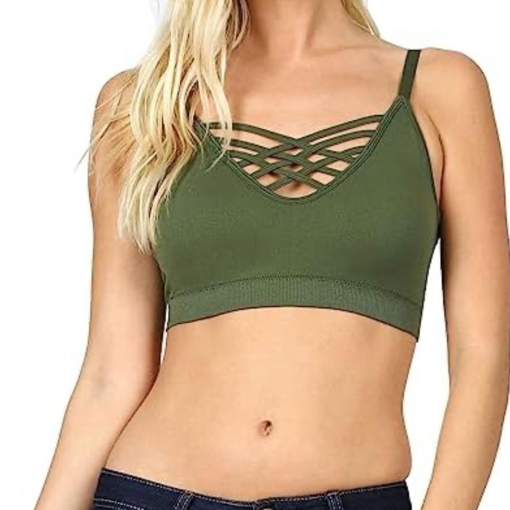 NWOT - ZENANA OUTFITTERS Bralette 
92% NYLON 8% SPANDEX
2XI3X
STYLE:NT-6661X